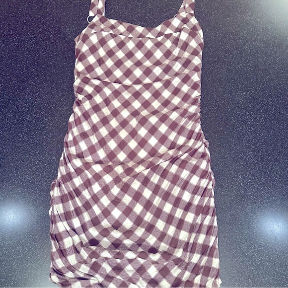 Urban Outfitters Purple and White Patterned ruched mini dress - Picture 2 of 7